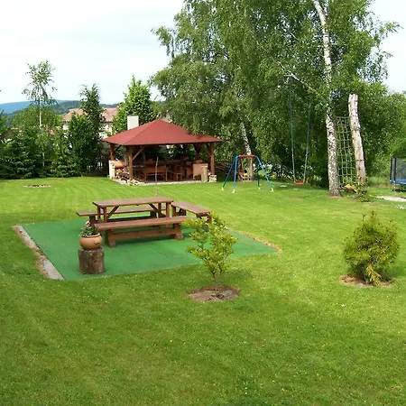 Apartmanovy Dum Obecna Skola *