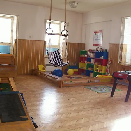 Apartmanovy Dum Obecna Skola Lejlighed Svetlik
