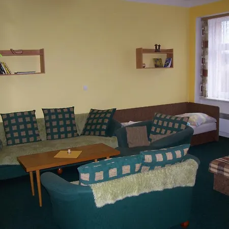 Apartmanovy Dum Obecna Skola Lejlighed *