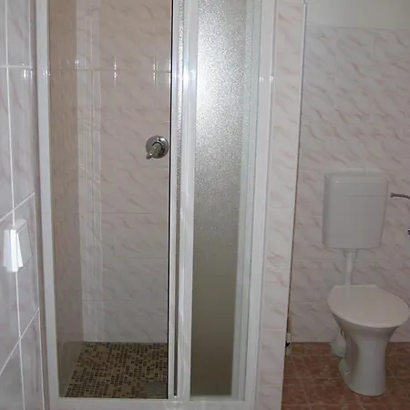 Apartmanovy Dum Obecna Skola Lejlighed Svetlik